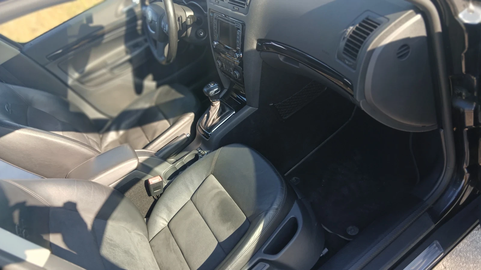 Skoda Octavia 2.0TDI L&K, снимка 17 - Автомобили и джипове - 55626271