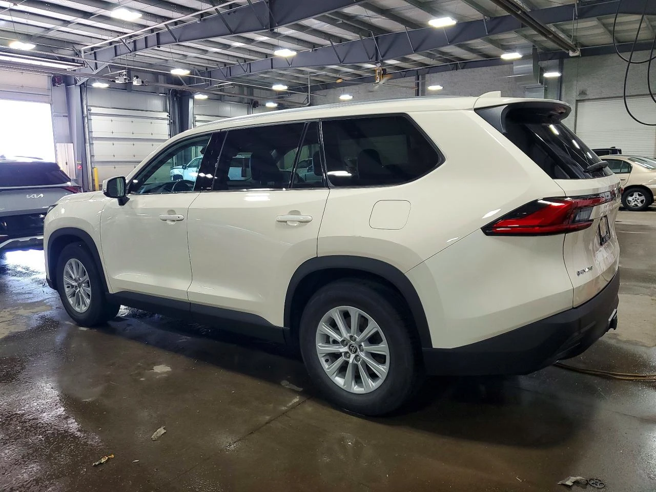 Toyota Grand Highlander HYBRID XLE, снимка 2 - Автомобили и джипове - 55950823