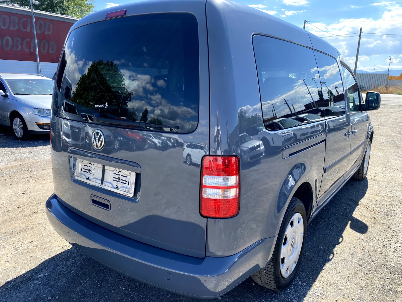 VW Caddy 2.0i Maxi 6+ 1м. CNG, снимка 4 - Автомобили и джипове - 56096616
