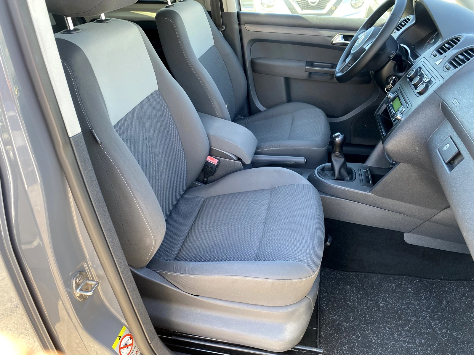VW Caddy 2.0i Maxi 6+ 1м. CNG, снимка 10 - Автомобили и джипове - 56096616