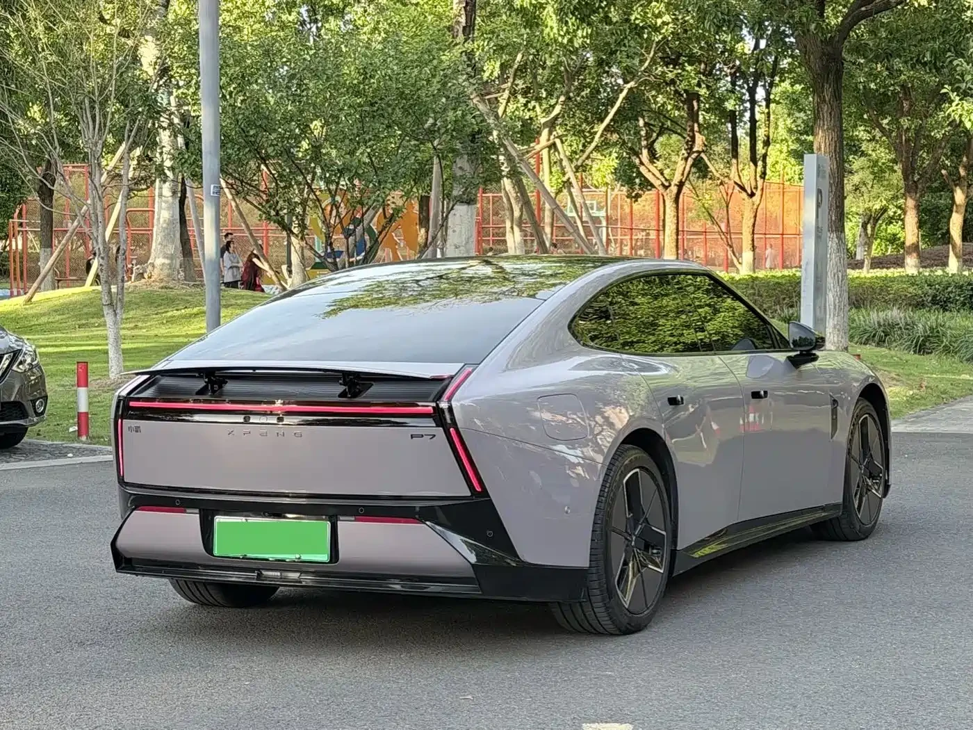 Xpeng P7 702km Long Range Edition* ПАНОРАМА* КРАЙНА ЦЕНА, снимка 6 - Автомобили и джипове - 56663377