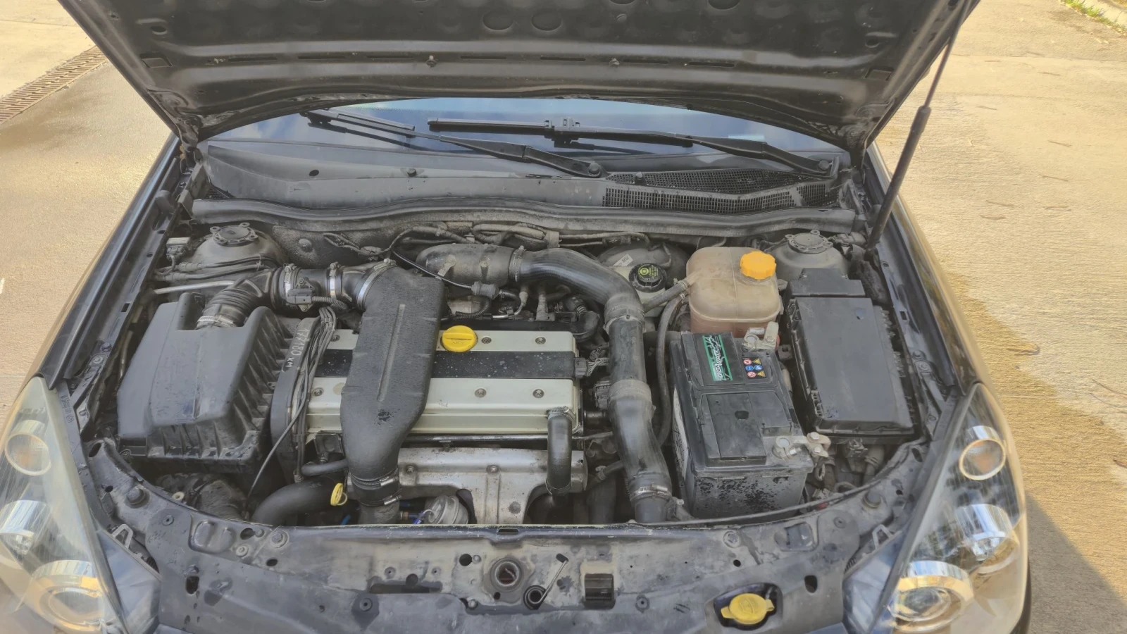 Opel Astra 2.0Turbo GTC, снимка 9 - Автомобили и джипове - 56676726