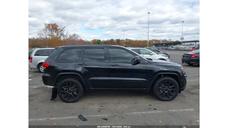 Jeep Grand cherokee LAREDO X 4X4, снимка 5 - Автомобили и джипове - 53127327