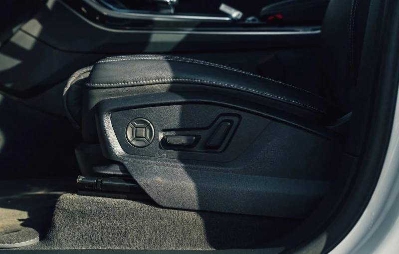 Audi SQ8 4.0TFSI Quattro, снимка 9 - Автомобили и джипове - 53342931