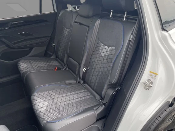 VW Tayron 2.0 TDI 4Motion = R-line = Panorama Гаранция - изображение 10