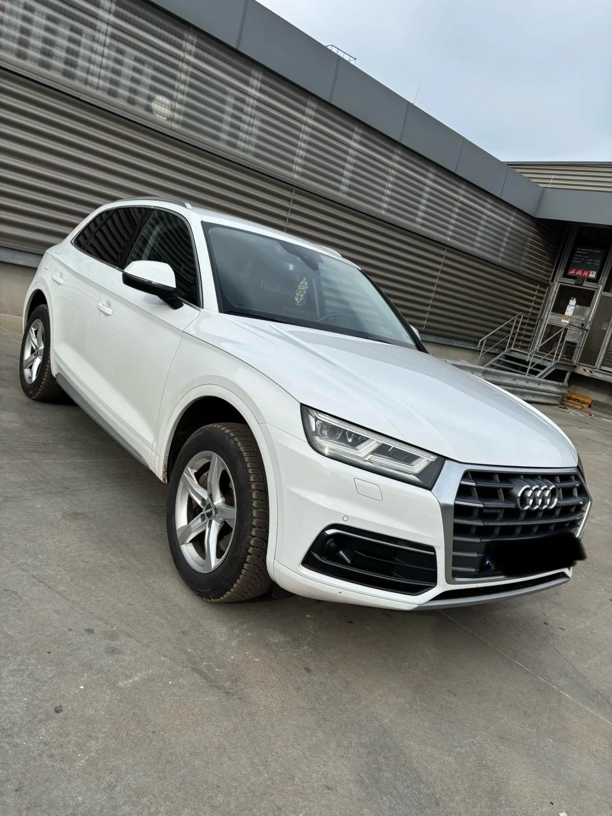 Audi Q5 2.0TDI Quattro - изображение 2