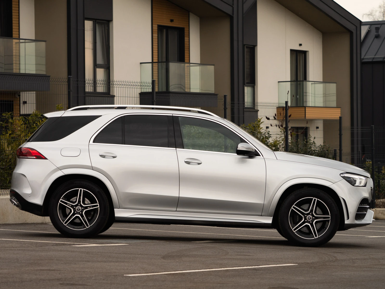 Mercedes-Benz GLE 400 d Гаранция/AMG/4M/Burm/360/Pano/Distronic, снимка 13 - Автомобили и джипове - 50340087