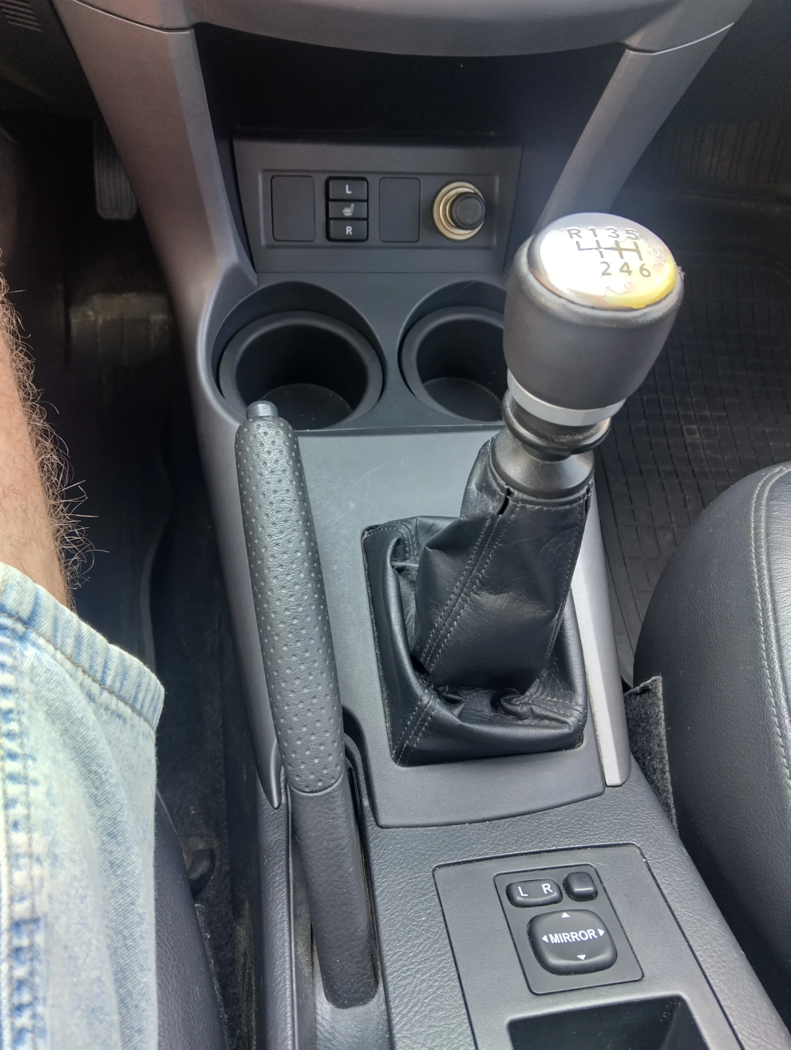 Toyota Rav4  - изображение 8