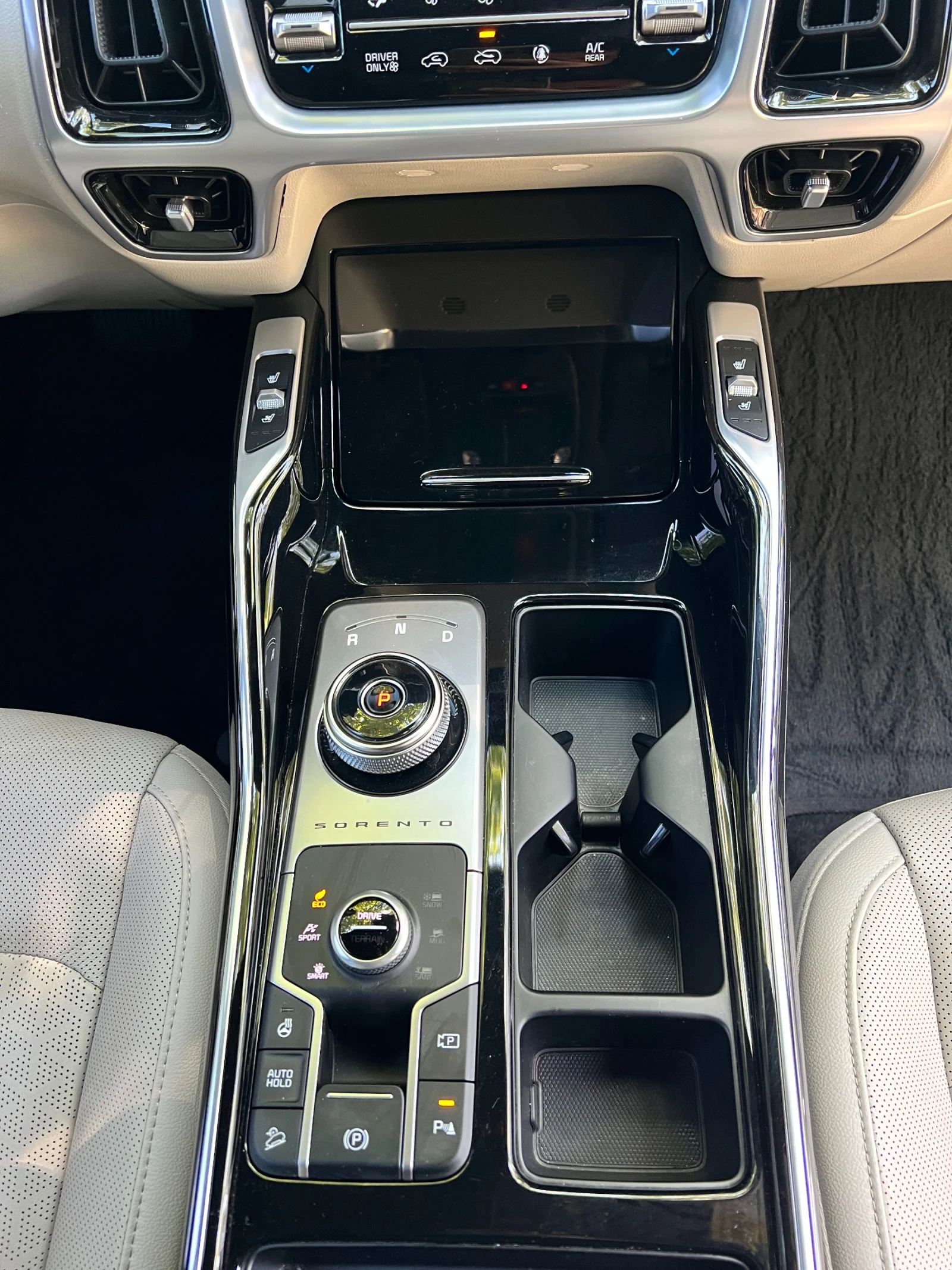 Kia Sorento Hybrid 6+ 1 4WD - изображение 9