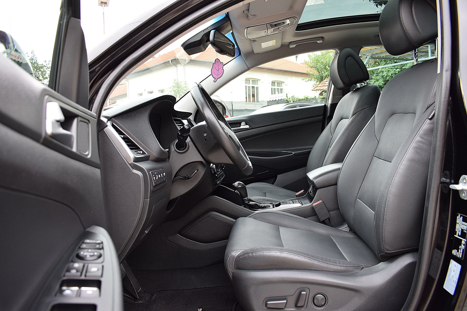 Hyundai Tucson 2.0ШВЕЙЦАРИЯ/VERTEX/4x4/АВТОМАТИК/ОБДУХВАНЕ/КАМЕРА - изображение 7