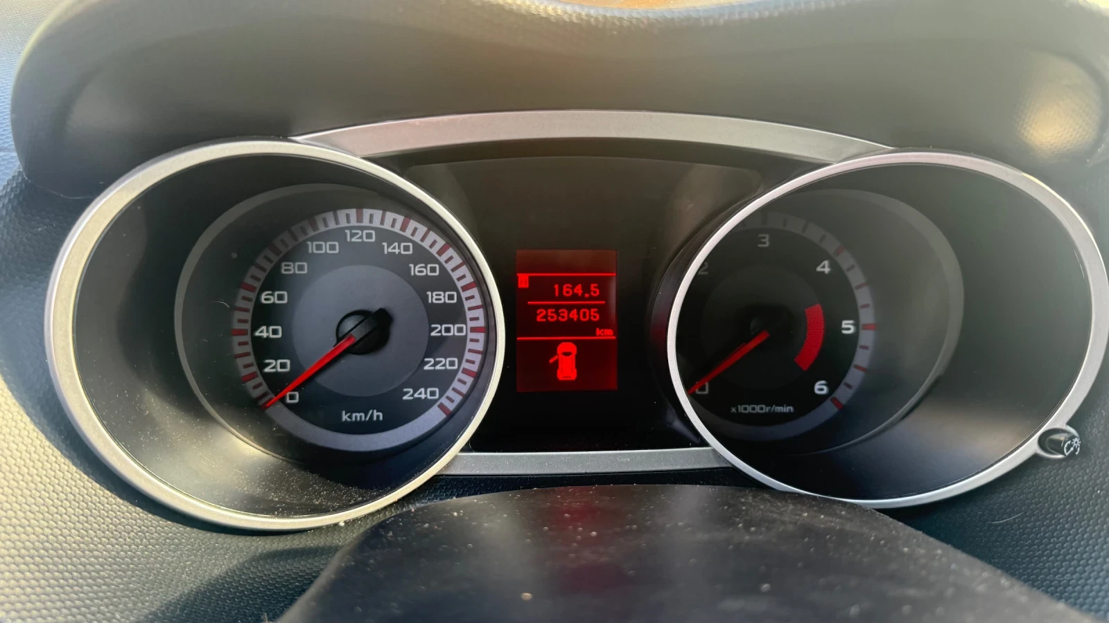 Mitsubishi Outlander 2.0 D-ID - изображение 5