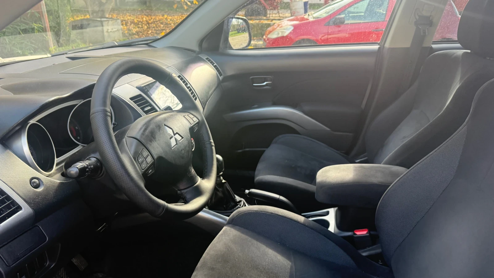 Mitsubishi Outlander 2.0 D-ID - изображение 6