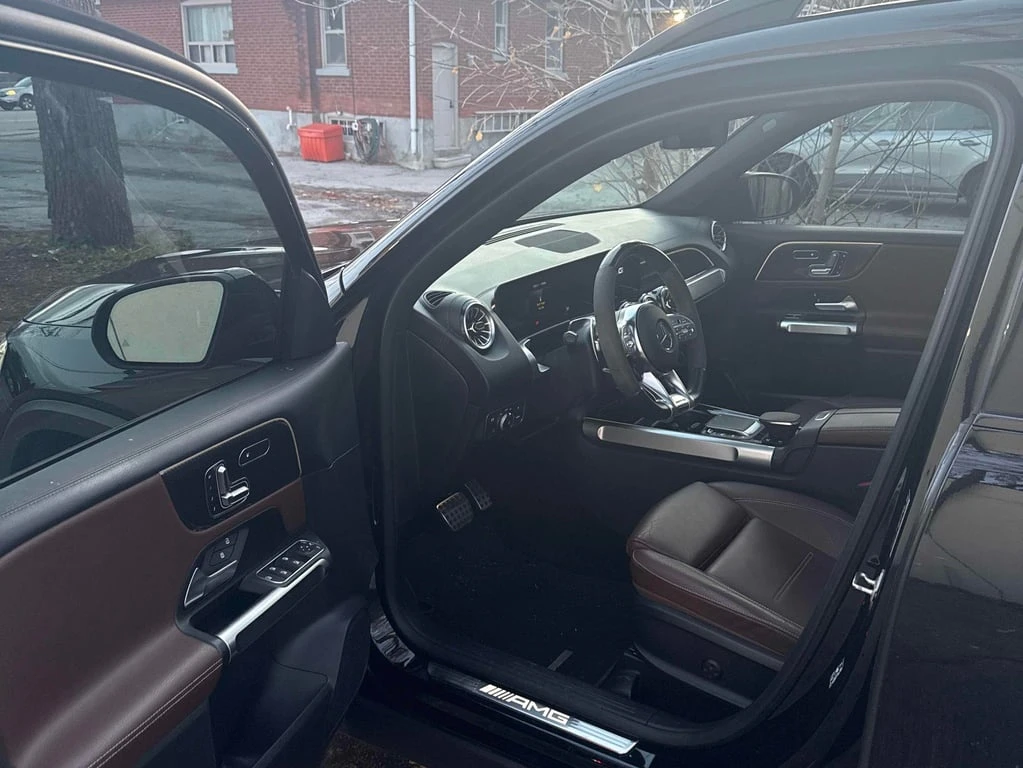 Mercedes-Benz GLB * AMG 35 * CARFAX * ФИНАНСИРАНЕ - изображение 5