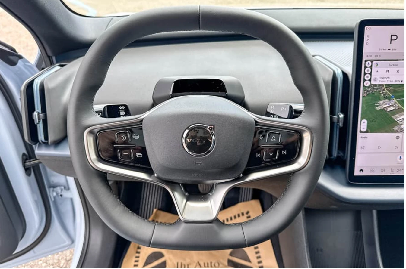 Volvo EX30, снимка 15 - Автомобили и джипове - 53835683