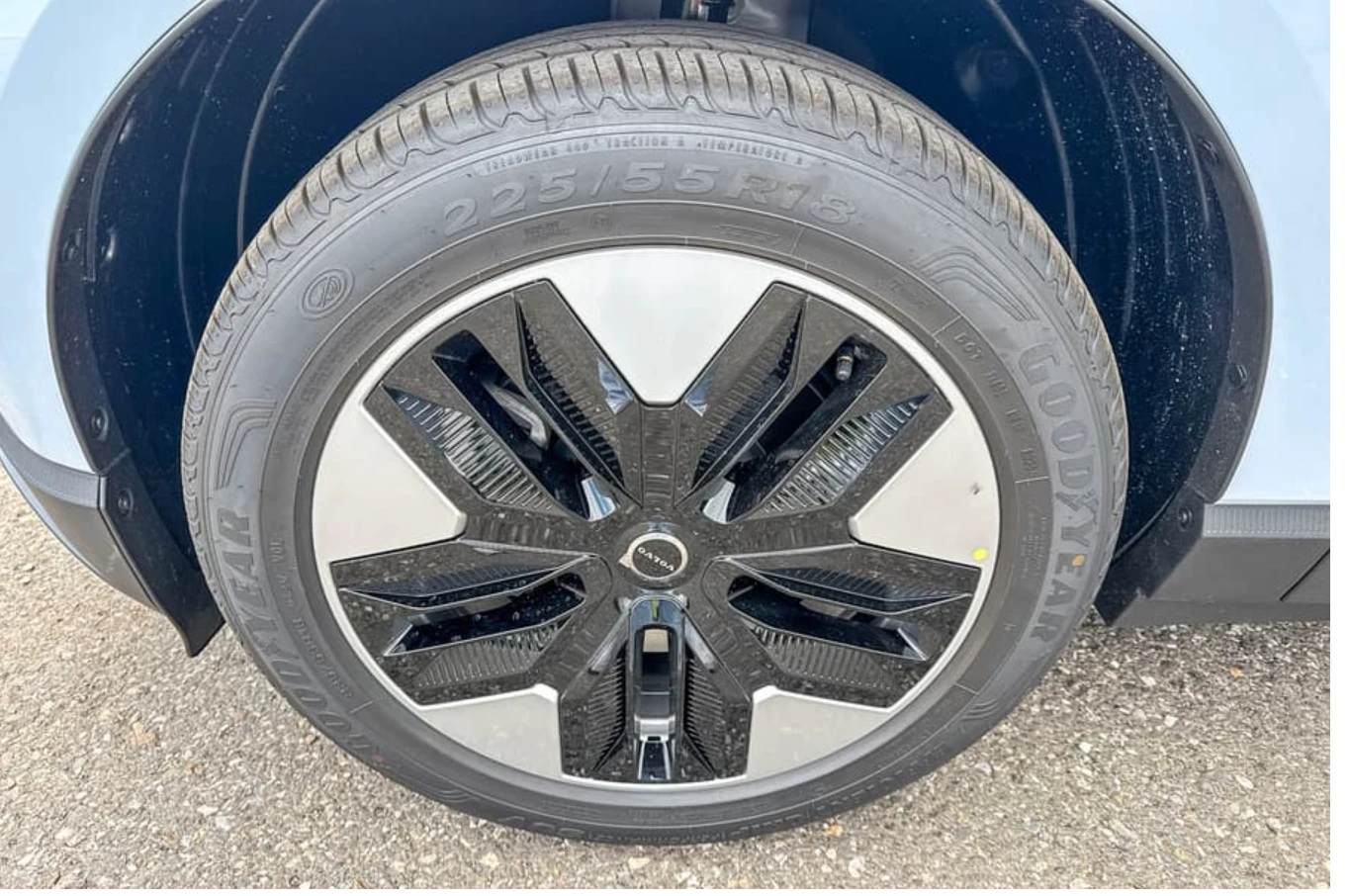 Volvo EX30, снимка 16 - Автомобили и джипове - 53835683