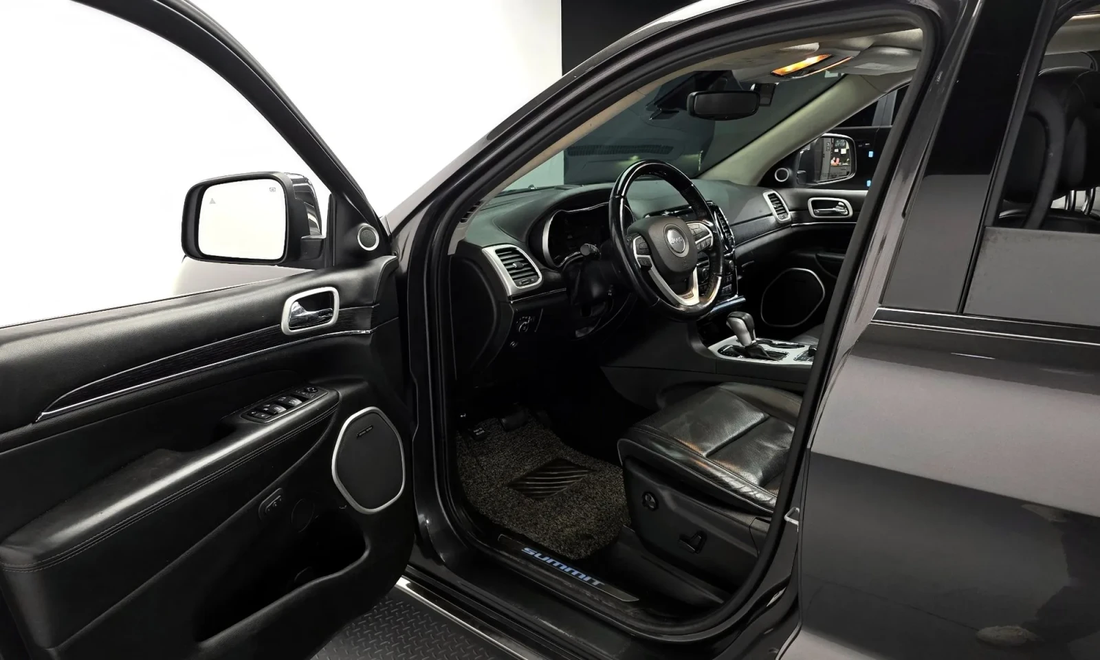 Jeep Grand cherokee SUMMIT* 3.6* DISTRONIC* ПАНОРАМА* ОБДУХВАНЕ, снимка 10 - Автомобили и джипове - 54377012