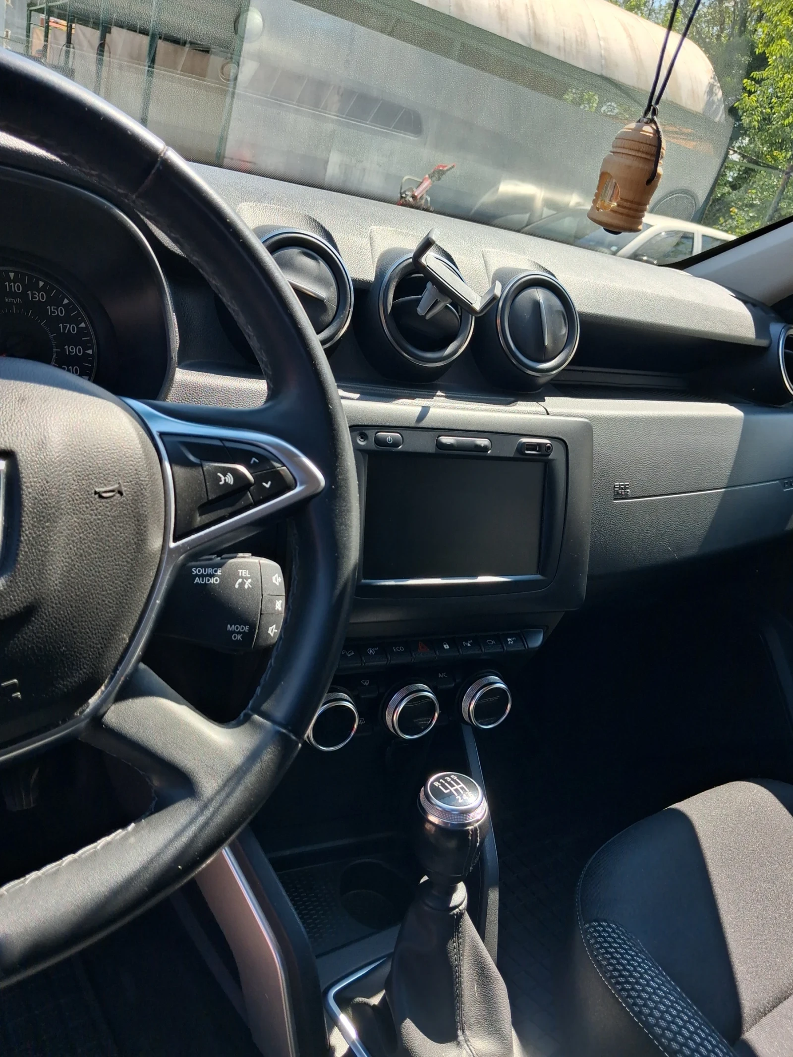 Dacia Duster, снимка 9 - Автомобили и джипове - 55006184