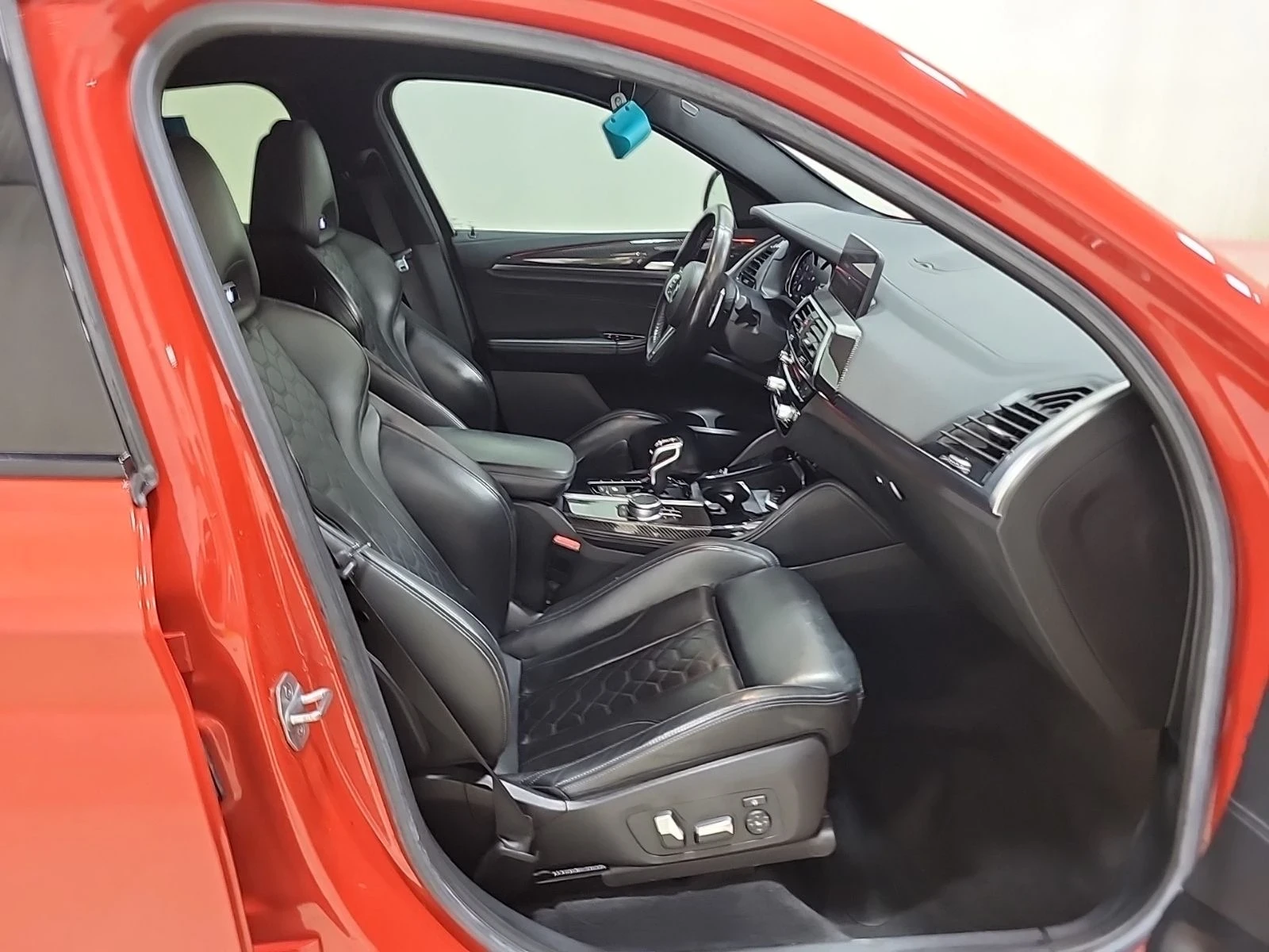 BMW X4 M* 4x4* Pano* 360view* Обдухване* Подгрев* , снимка 14 - Автомобили и джипове - 54630637