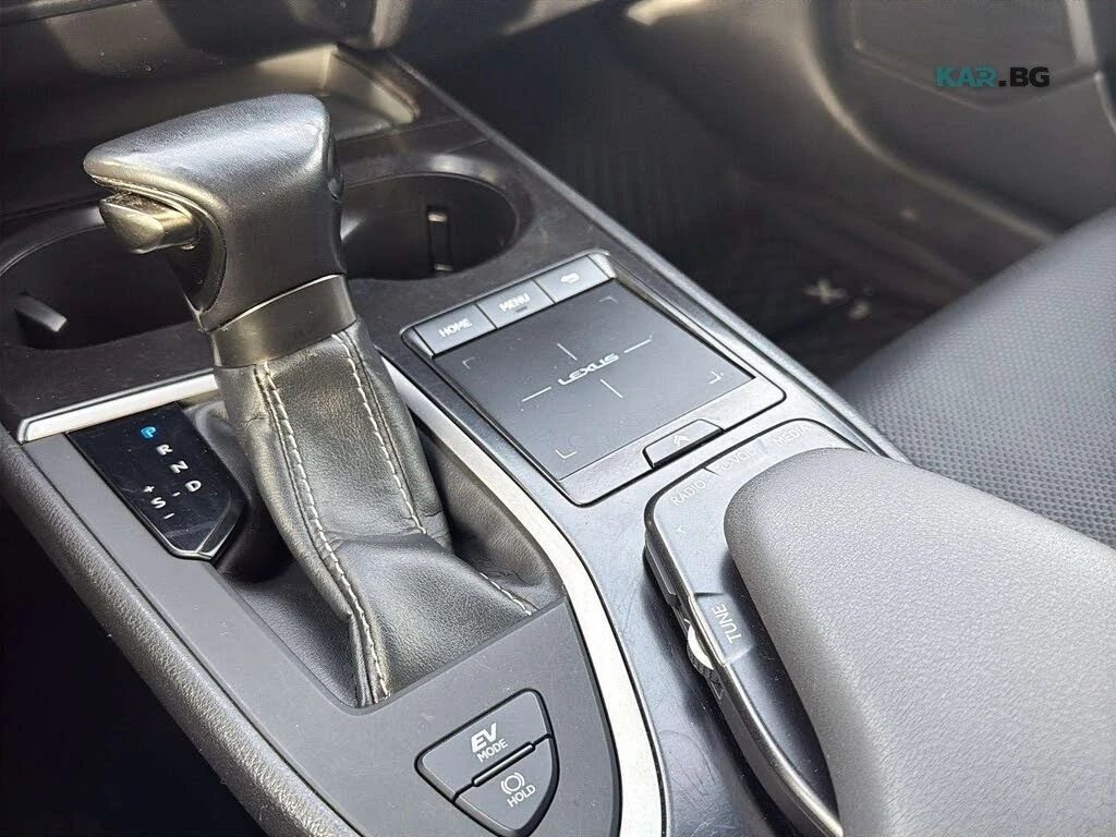 Lexus UX 250h * AWD* КОЖА* ПОДГРЕВ* ОБДУХВАНЕ* ШИБИДАХ* КАМЕРА* , снимка 15 - Автомобили и джипове - 55230860