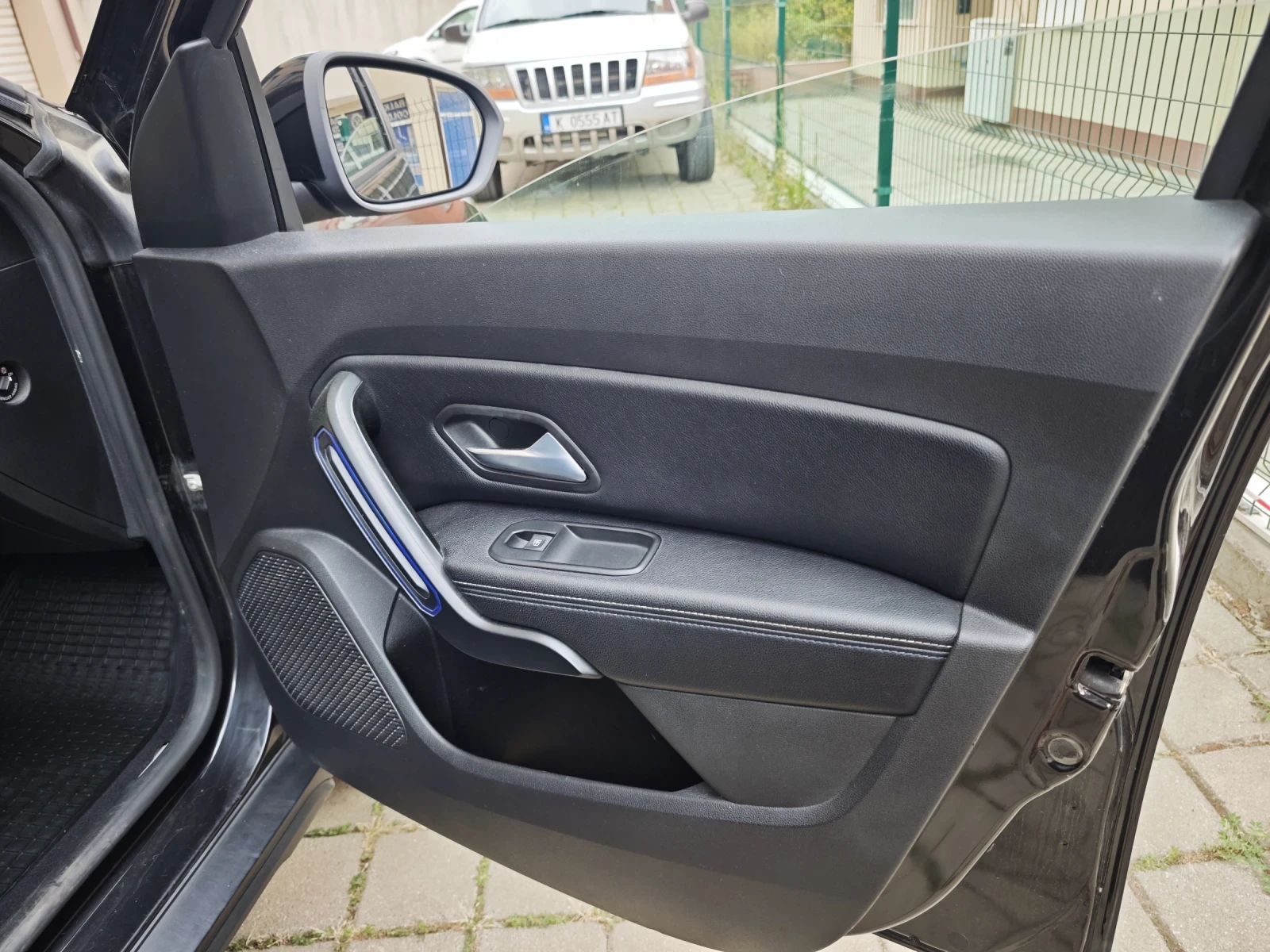 Dacia Duster 67100км, снимка 7 - Автомобили и джипове - 55595192
