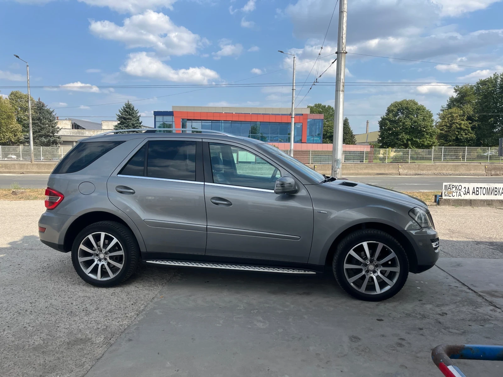 Mercedes-Benz ML 350 Grand Edition, снимка 4 - Автомобили и джипове - 55825208