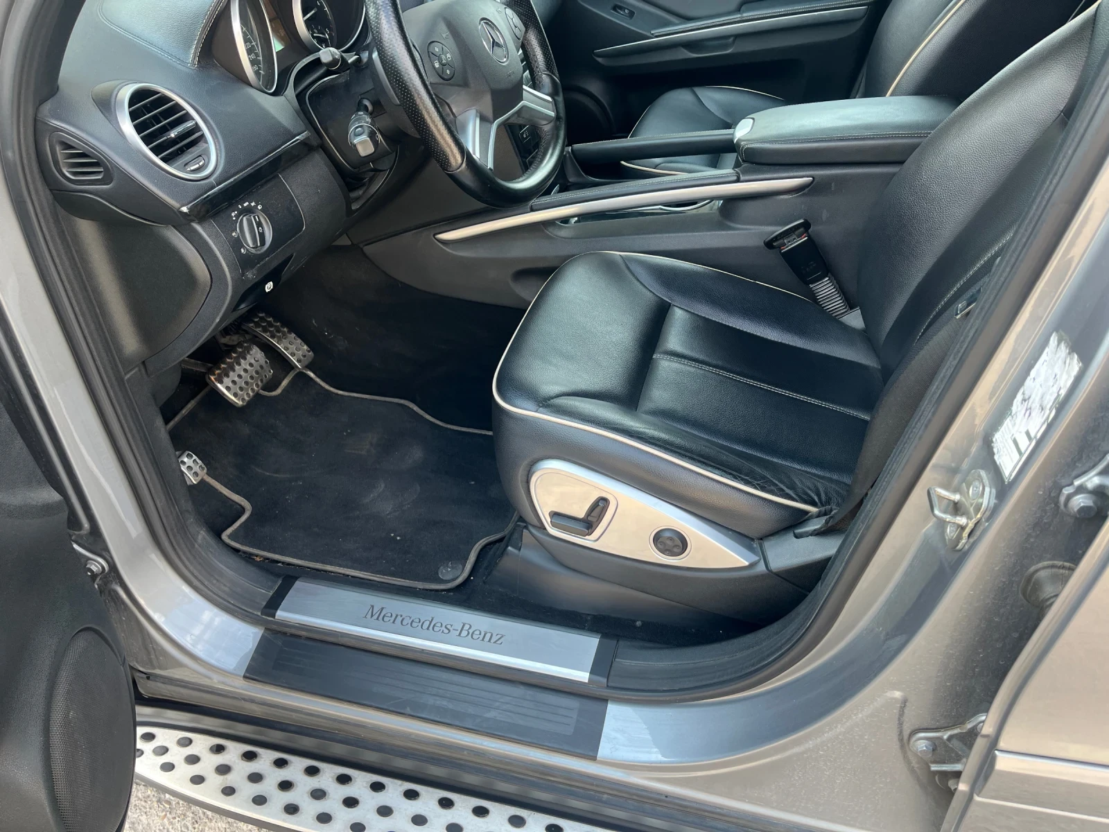 Mercedes-Benz ML 350 Grand Edition, снимка 9 - Автомобили и джипове - 55825208