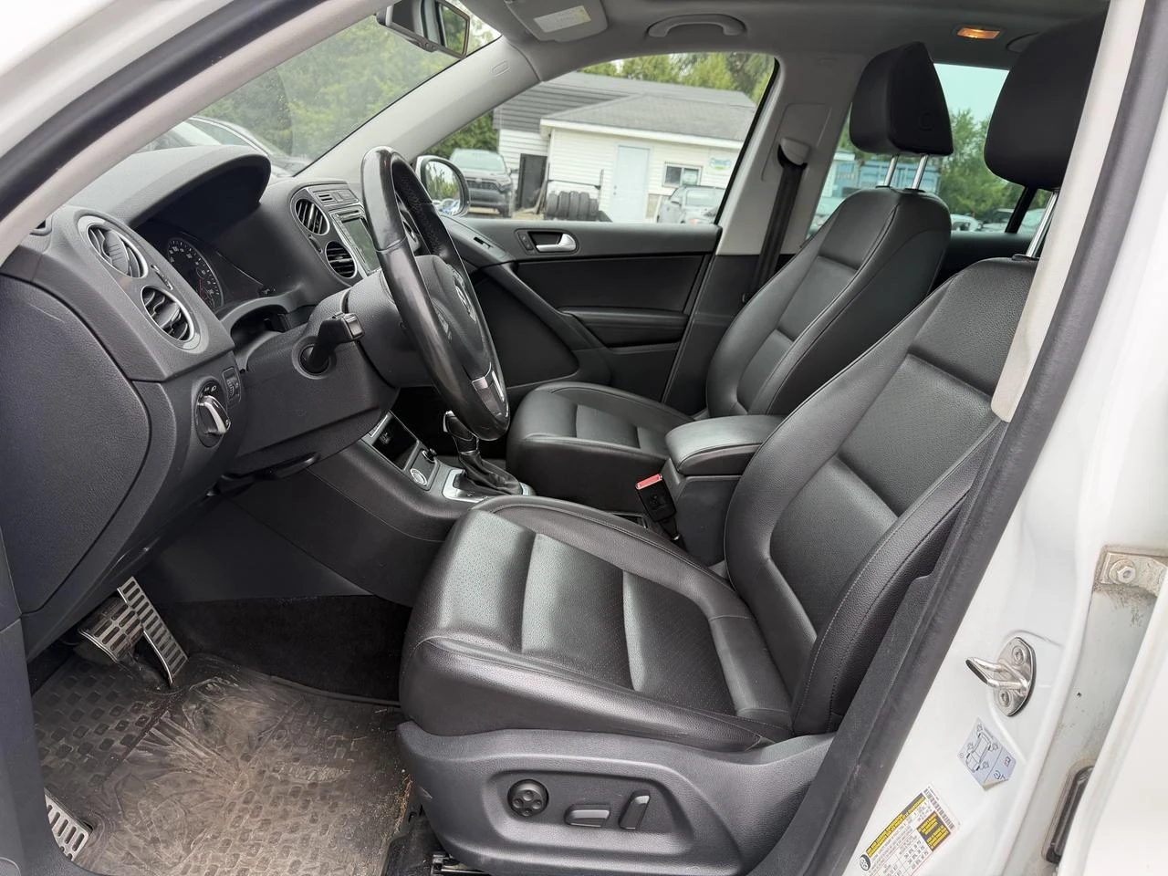 VW Tiguan 2.0 TSI* 4MOTION* WОLFSBURG EDITION* , снимка 9 - Автомобили и джипове - 56039533