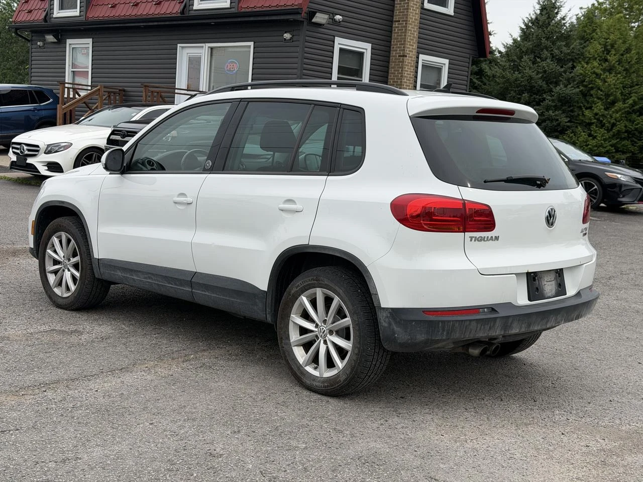 VW Tiguan 2.0 TSI* 4MOTION* WОLFSBURG EDITION* , снимка 6 - Автомобили и джипове - 56039533