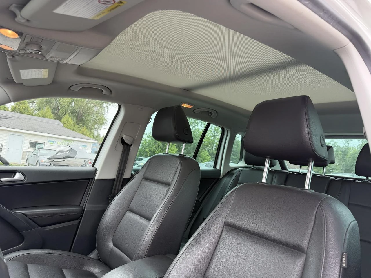 VW Tiguan 2.0 TSI* 4MOTION* WОLFSBURG EDITION* , снимка 10 - Автомобили и джипове - 56039533