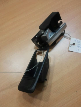 Дръжка врата задна лява вътрешна Форд Фокус хечбек 06г