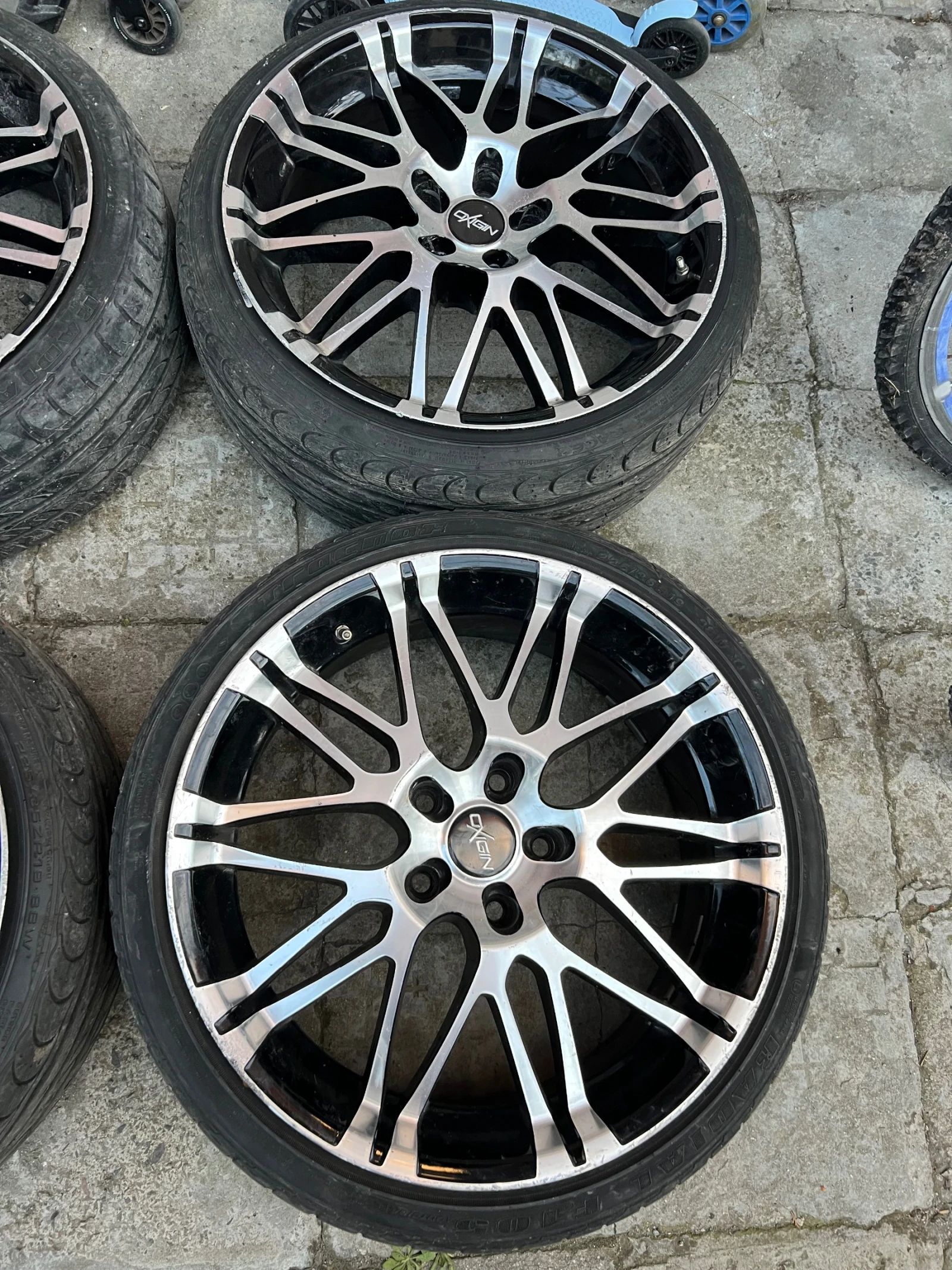    225/35R19 | Mobile.bg   1