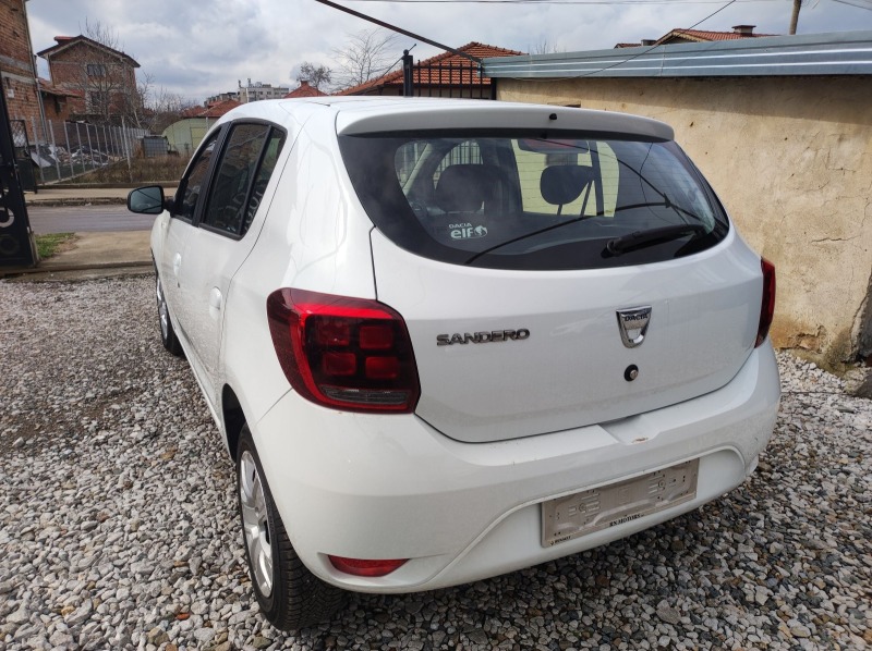 Dacia Sandero 1.5, снимка 6 - Автомобили и джипове - 44717610