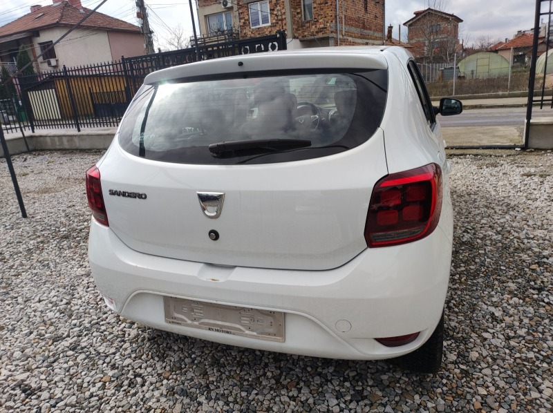 Dacia Sandero 1.5, снимка 5 - Автомобили и джипове - 44717610