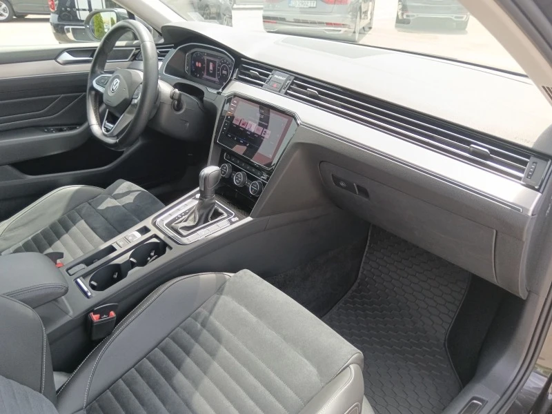 VW Passat 2.0TDI* 4MOTION* FULL LED* , снимка 14 - Автомобили и джипове - 46548946