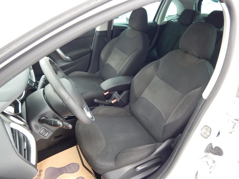 Citroen C3 1.4i* EXCLUSIVE* ПЕРФЕКТНА* , снимка 12 - Автомобили и джипове - 49180143