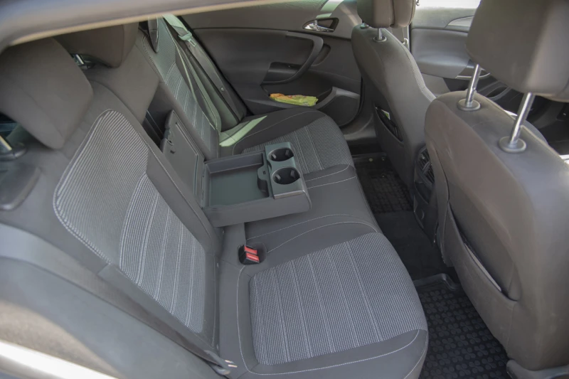 Opel Insignia Cosmo Sports Tourer B 2.0DTH, снимка 9 - Автомобили и джипове - 52537968