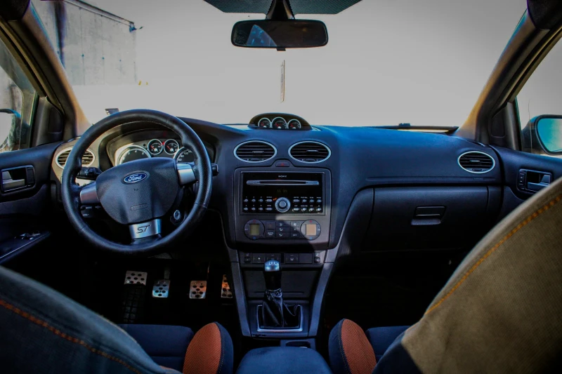 Ford Focus ST 2.5, снимка 10 - Автомобили и джипове - 52290319