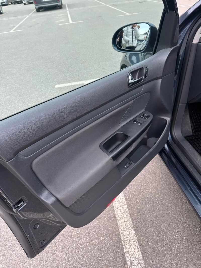 VW Golf, снимка 11 - Автомобили и джипове - 52961398