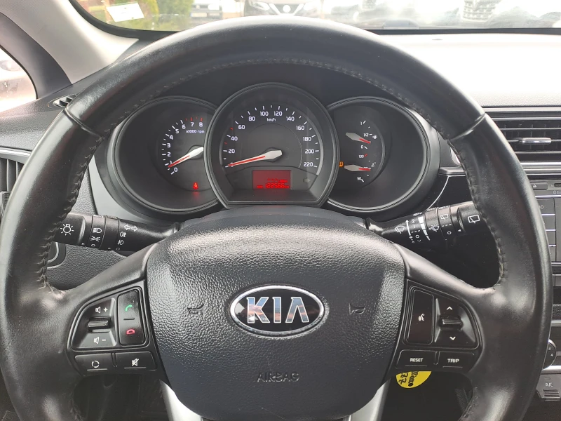 Kia Rio 1.2 i, снимка 12 - Автомобили и джипове - 53475527