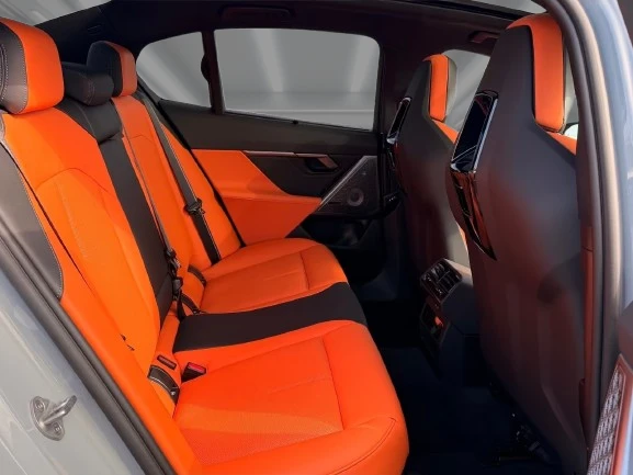 BMW M5 = Shadow Line = Гаранция, снимка 11 - Автомобили и джипове - 54339345