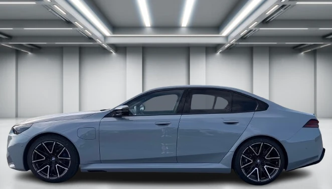 BMW M5 = Shadow Line = Гаранция, снимка 4 - Автомобили и джипове - 54339345