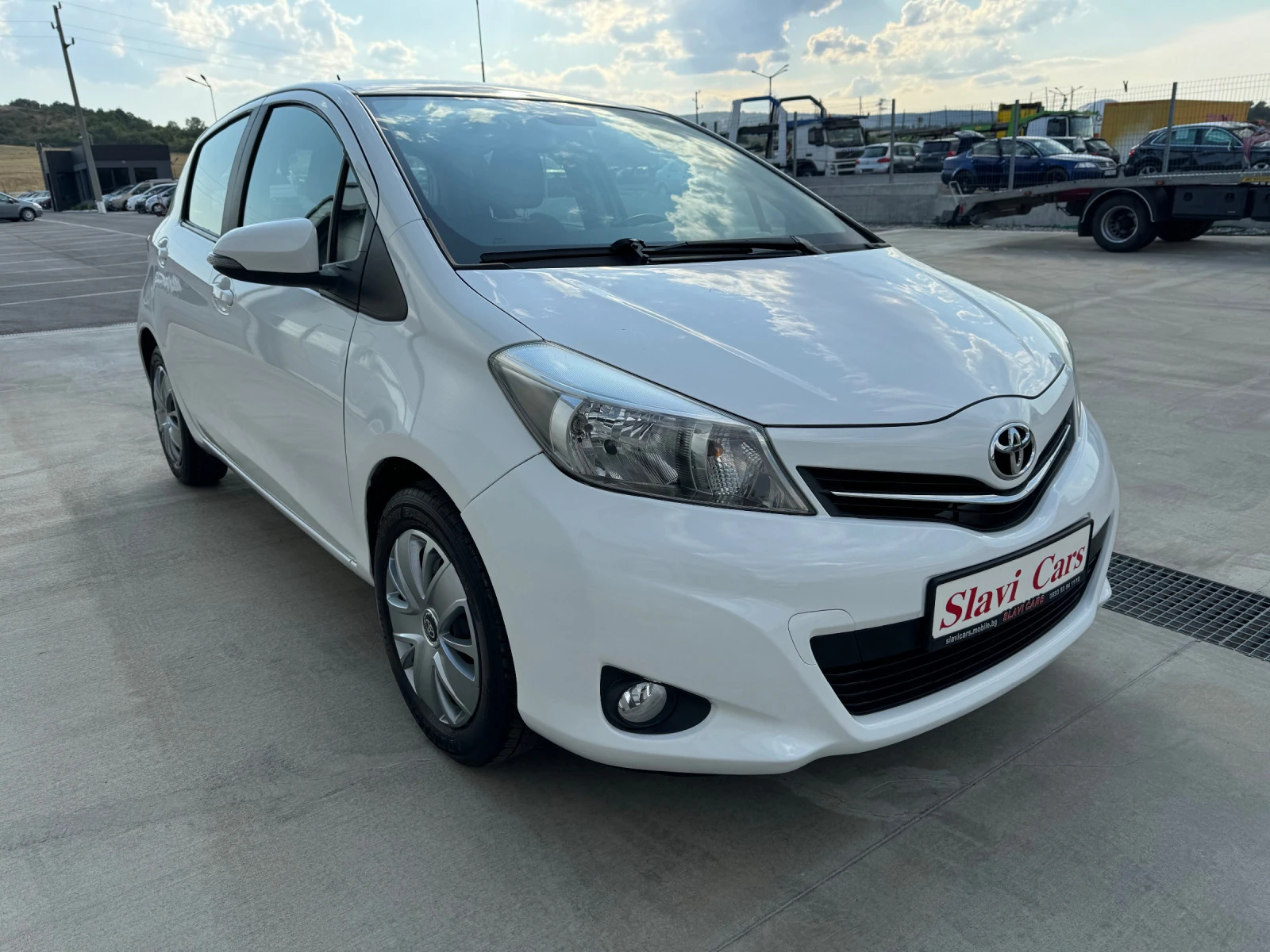 Toyota Yaris 1.0 i камера/ климатроник/ 121000 км!!! - изображение 3