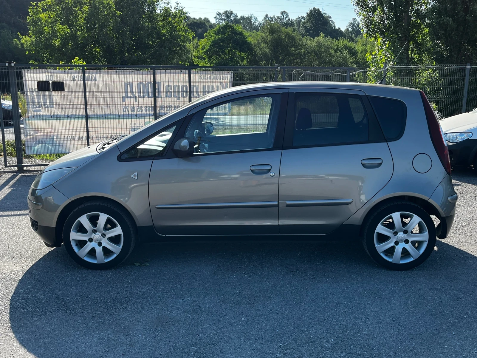 Mitsubishi Colt 1.3i CLIMA - изображение 2