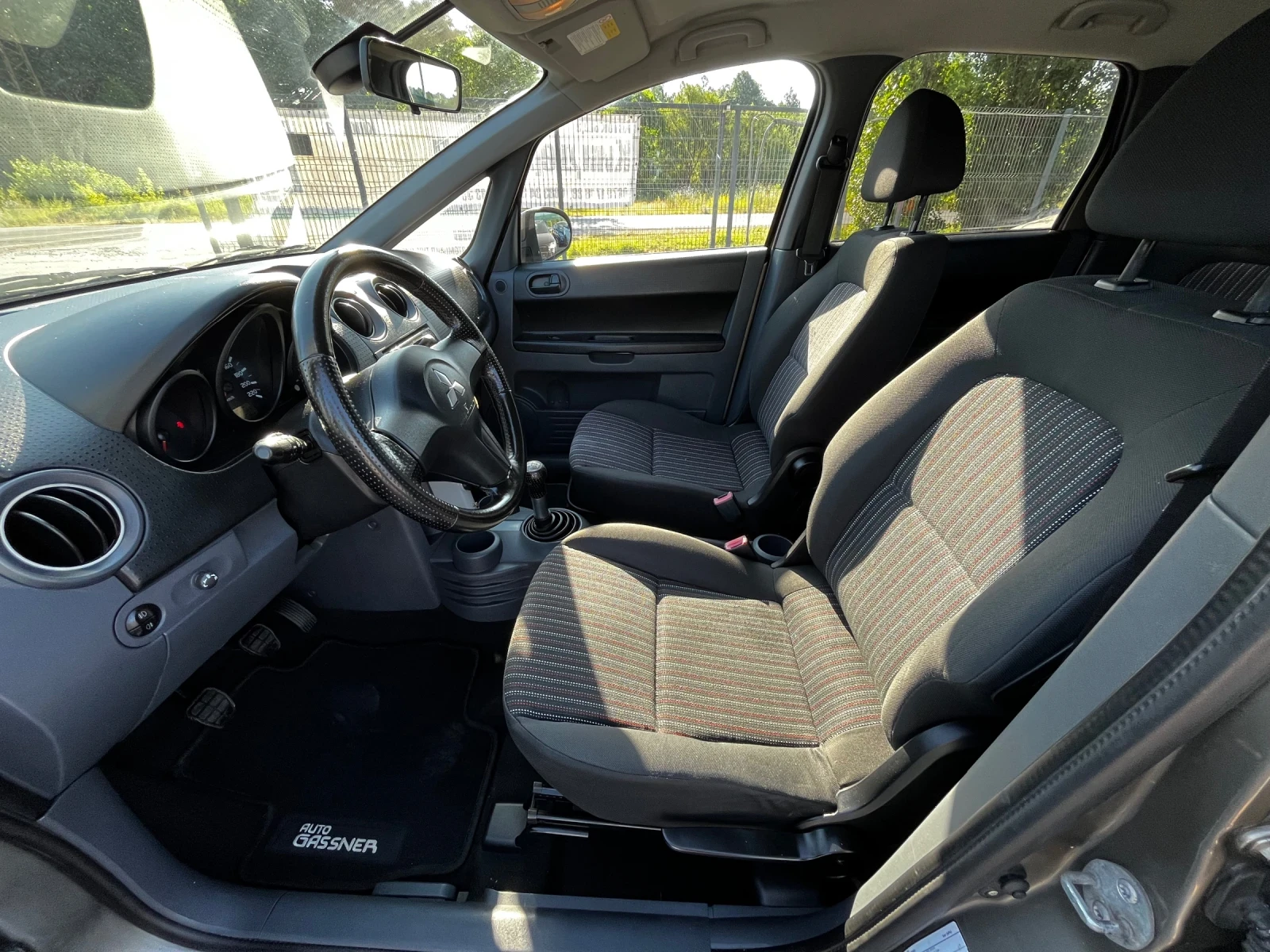 Mitsubishi Colt 1.3i CLIMA - изображение 9