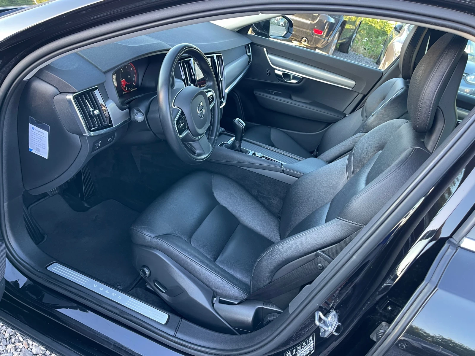 Volvo V90 2.0, 150Hp, Ръчка, Кожа, 360Камери, Обслуж.в Volvo - изображение 9