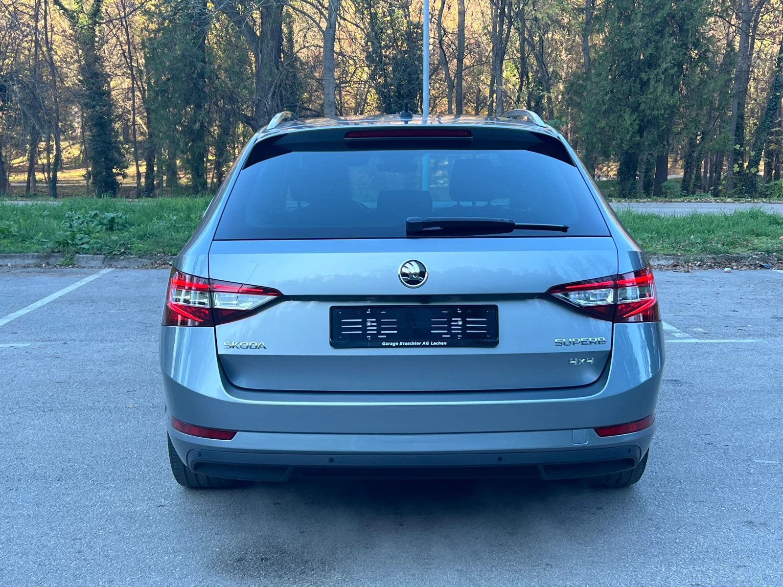 Skoda Superb 2.0 TDI L&K 4x4 Ambient - изображение 6