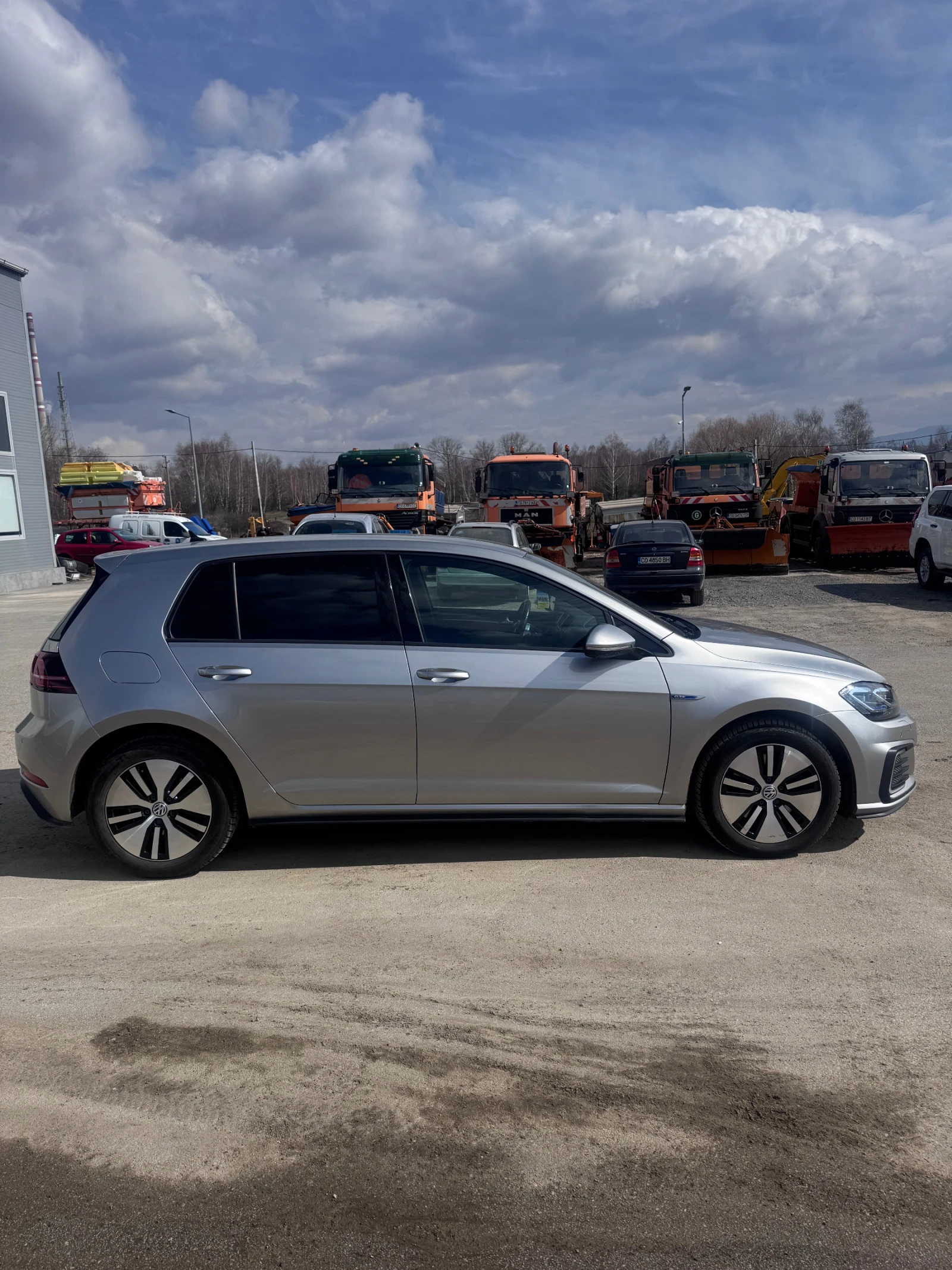 VW Golf, снимка 2 - Автомобили и джипове - 53722195