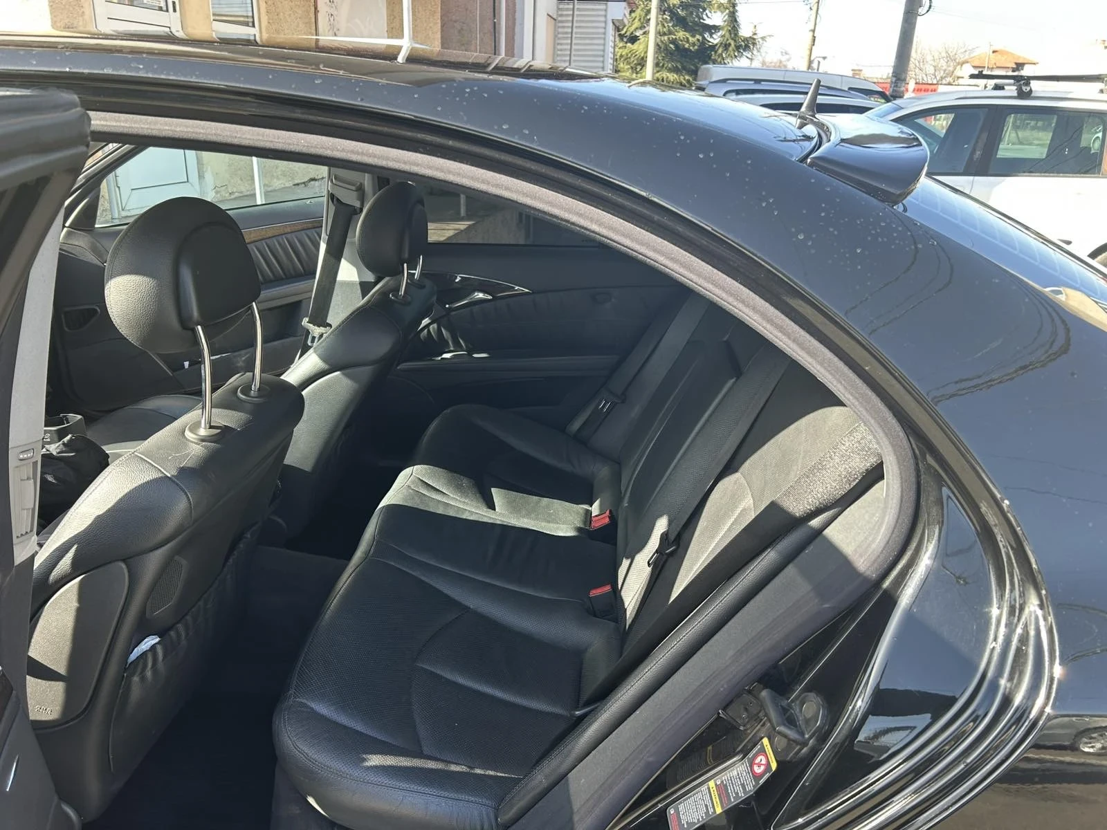 Mercedes-Benz E 320 4matic, LPG, снимка 10 - Автомобили и джипове - 53828142