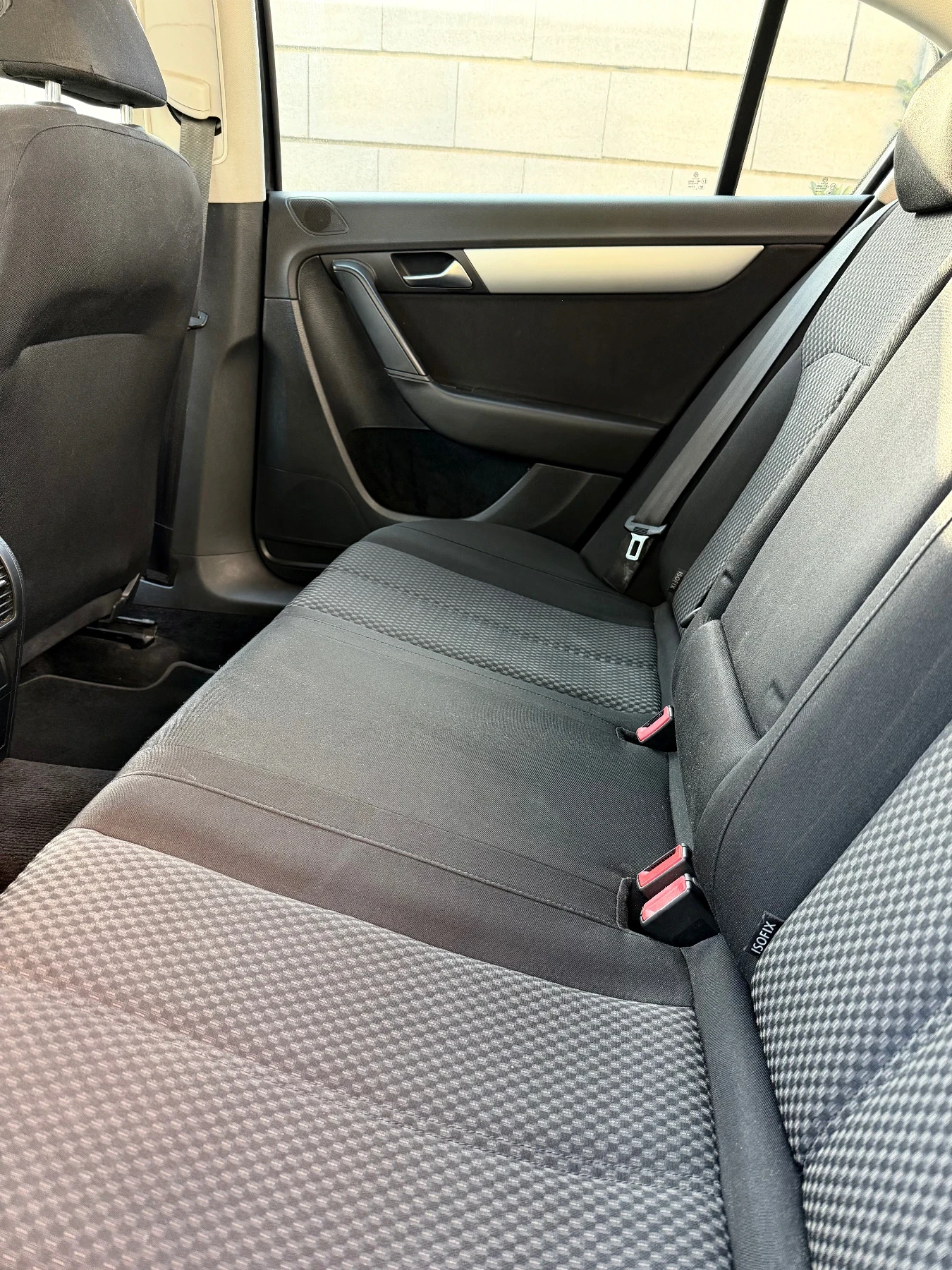 VW Passat 1.6 TDI, снимка 7 - Автомобили и джипове - 53917634