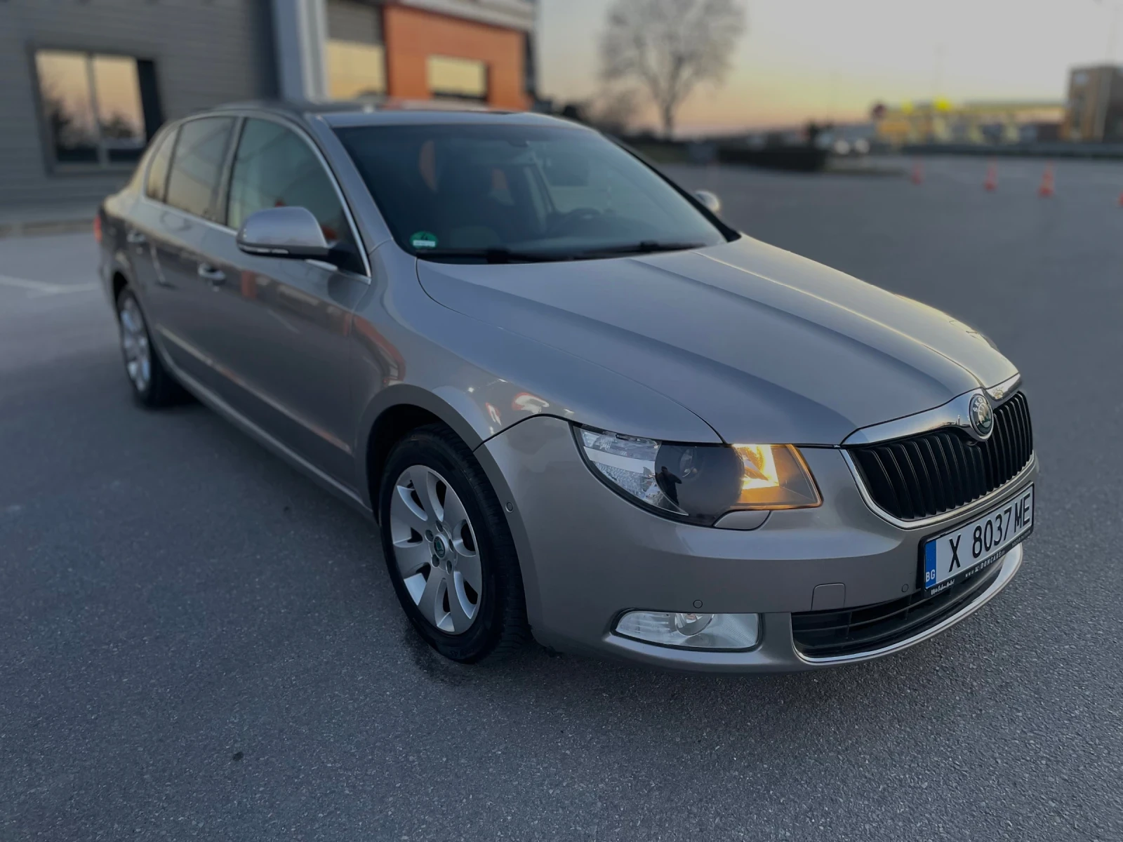 Skoda Superb, снимка 5 - Автомобили и джипове - 54019249